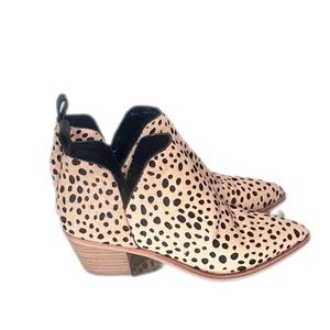 Dolce Vita Ankle Boots Size 6 Leopard print
